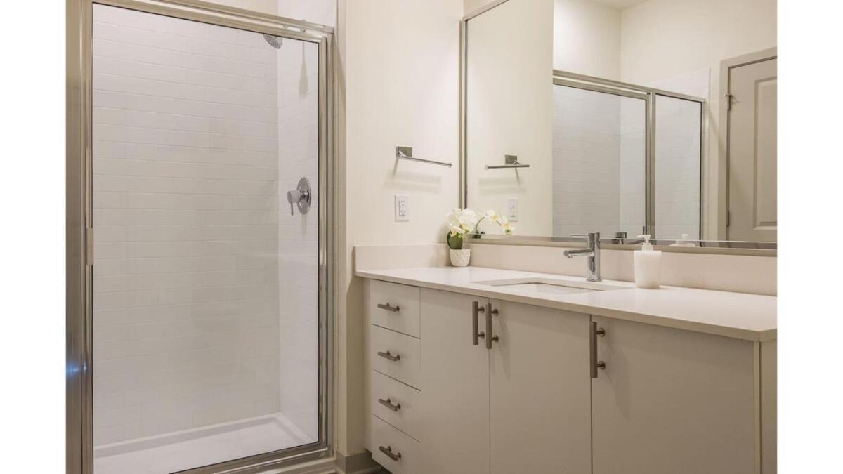 Stunning Nulu 1Br Cozysuites 03 Louisville Exterior photo